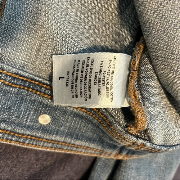 Denim Jacket with rhinestones - Picture 9 of 10